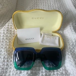 Mint condition Gucci glitter sunglasses🐝